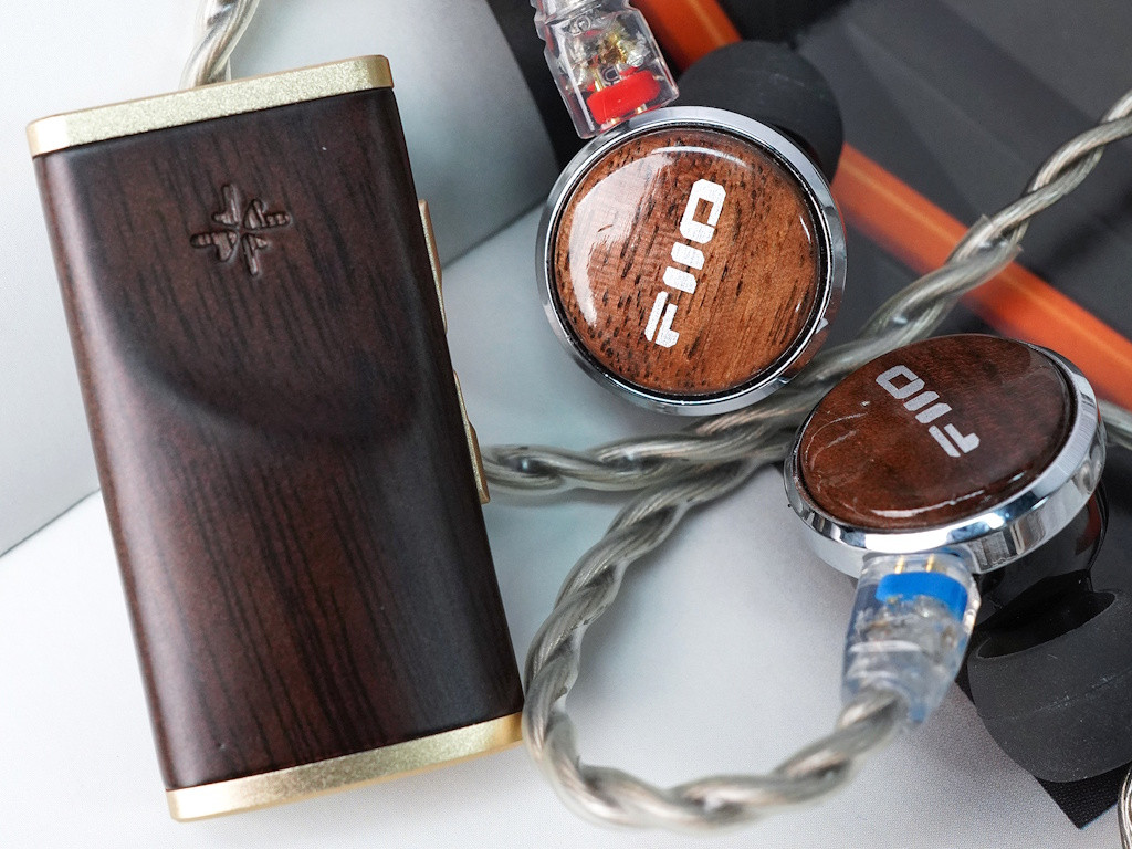 FiiO SNOWSKY MELODY - Vỏ gỗ cao cấp đậm nét Retro pha lẫn hiện đại